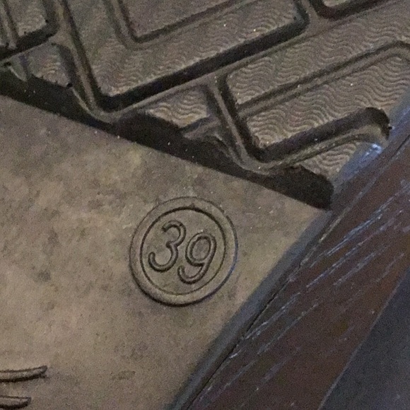 Woman’s Dansko black nubuck clogs. Size 39. Barely worn! Small scratch. - Picture 8 of 8